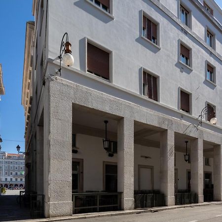 Vis A Vis Apartments Trieste Eksteriør bilde